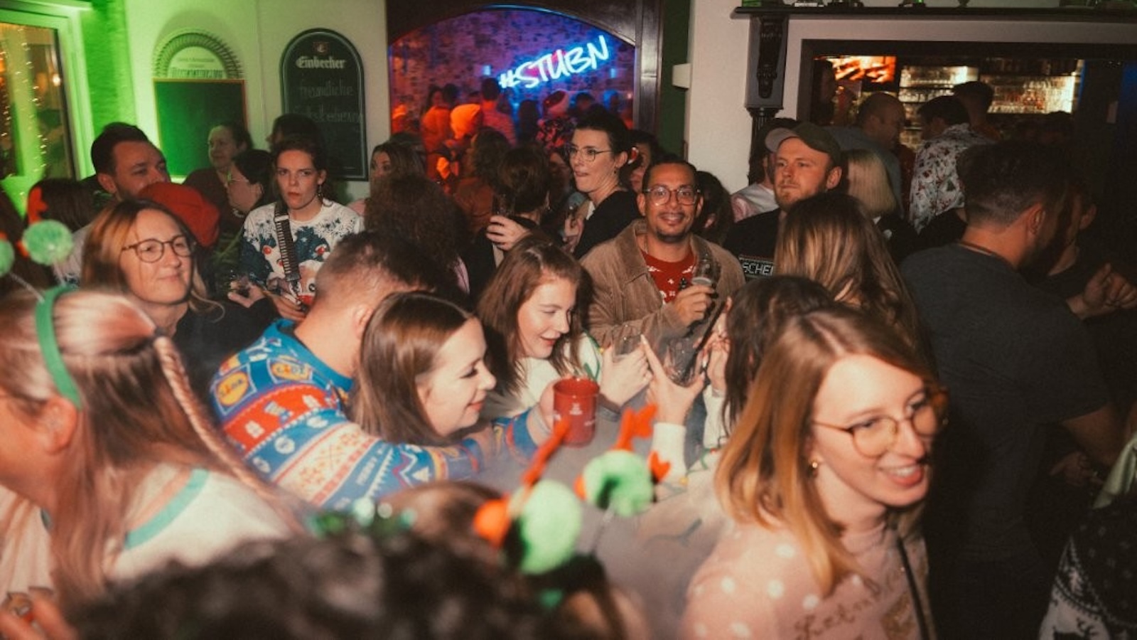 Ugly Christmas Sweater Party kehrt nach Höxter zurück