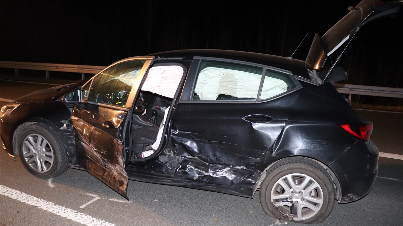 Unfall mit 25.000 Euro Schaden auf der B239