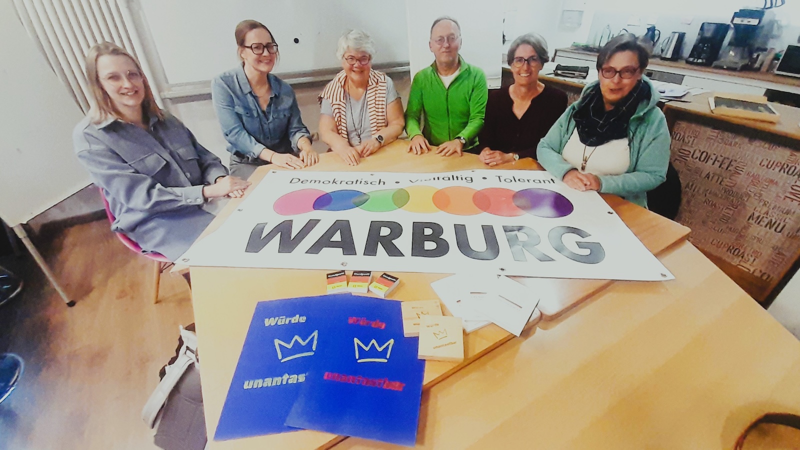 Buntes Warburg feiert Grundgesetz