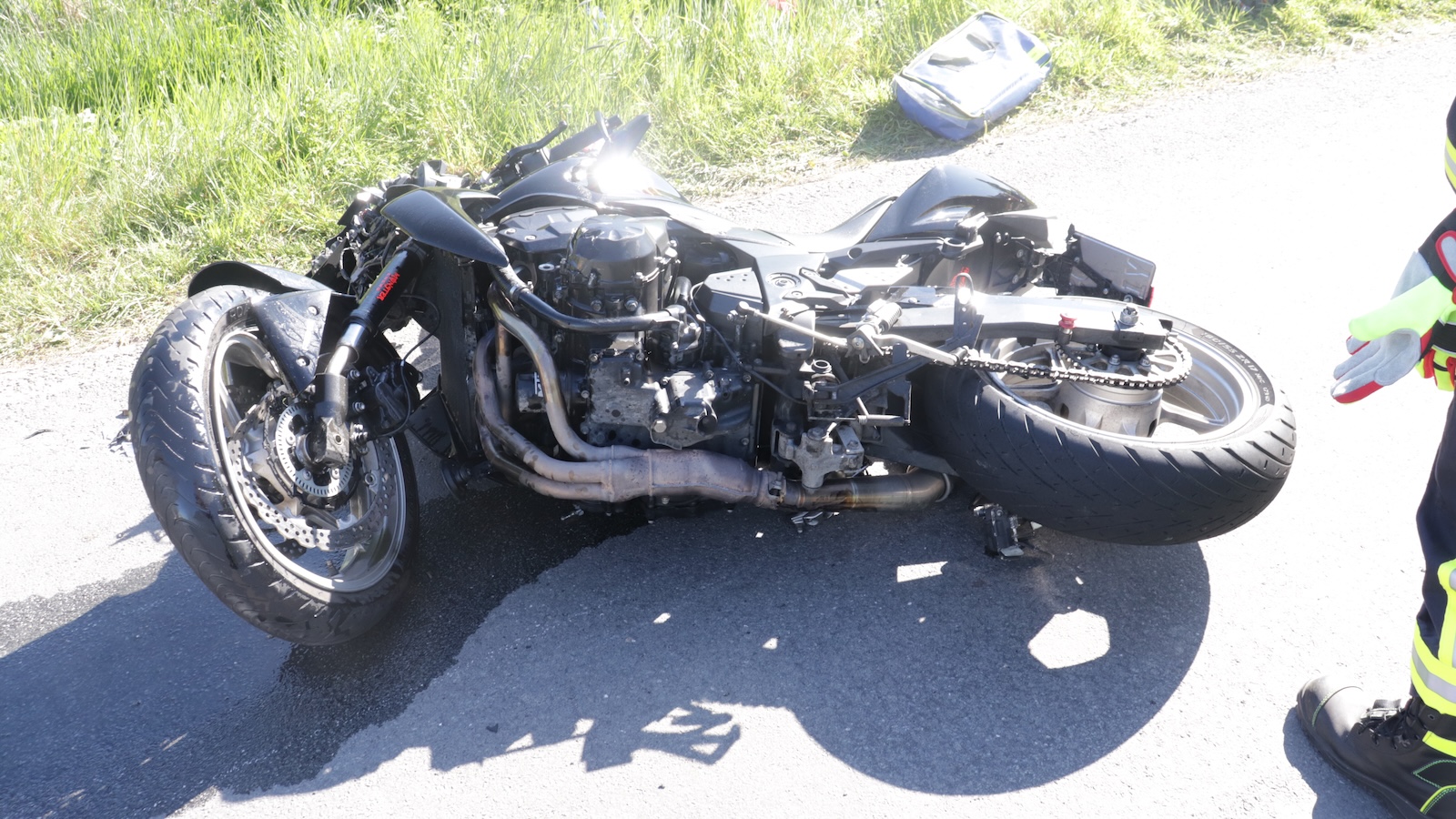 Mit PKW kollidiert - Motorradfahrer schwer verletzt