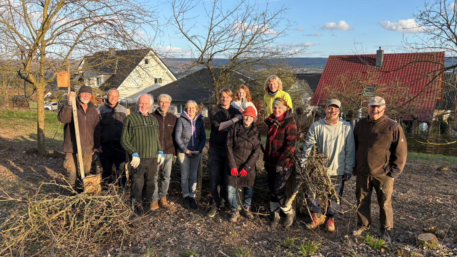 Erfolgreiche Mitmachaktion auf der Streuobstwiese in Höxter-Stahle